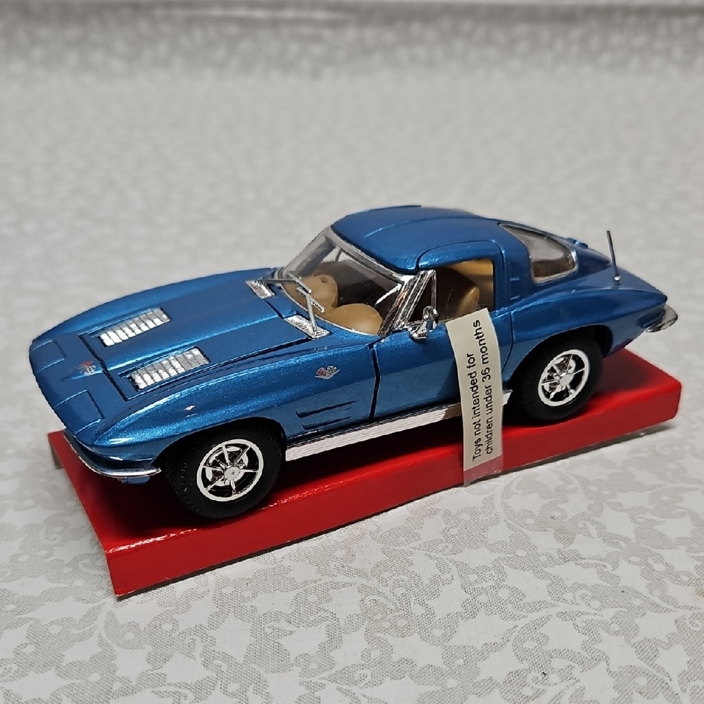 New 1963 Blue Chevrolet Corvette Stingray Split Window Die-cast Car
